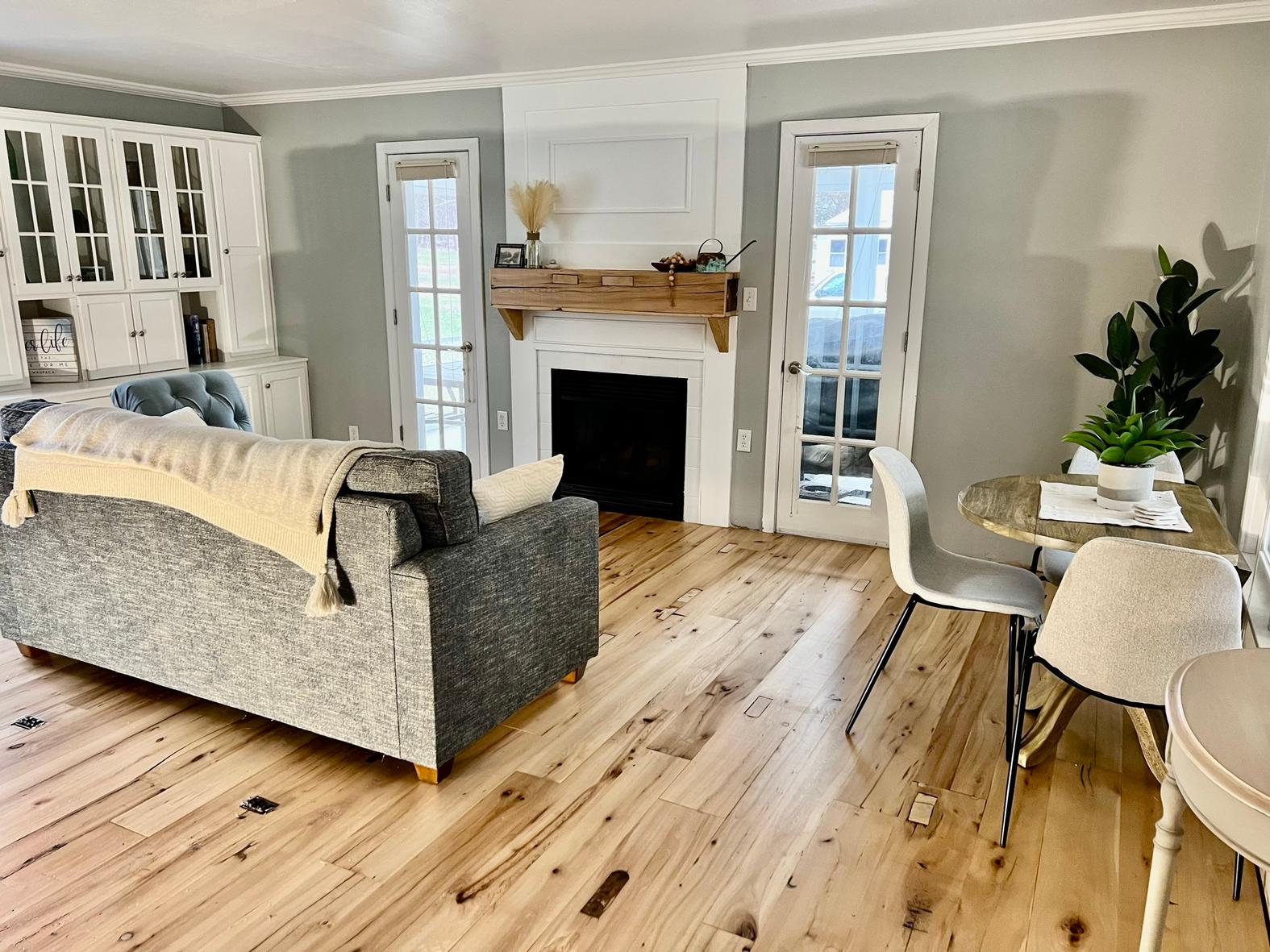 Historic Hyatt House - Rock Elm Plank Floor